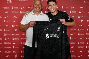 贝博体育官网-2024年尼克斯通过防守提升整体战绩重新赢得主场优势